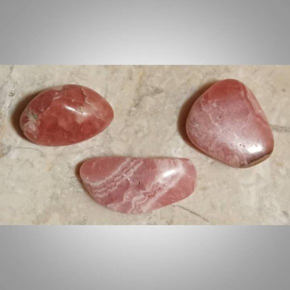 One rhodochrosite crystal rock tumbled 02 LOVE harmony COMPASSION - Picture 3 of 3